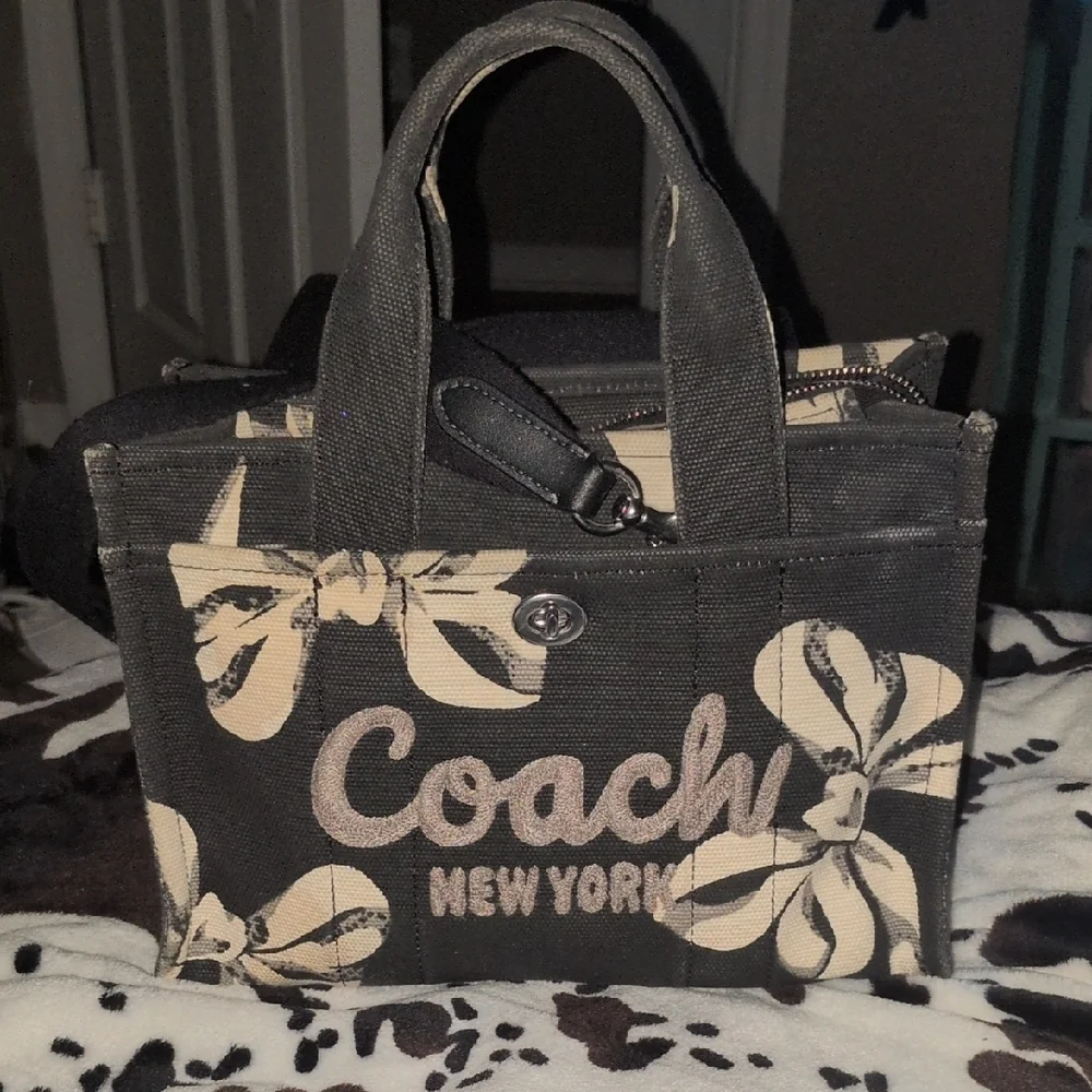 Coach Black and Cream Floral Handbag - Picture 3 of 6